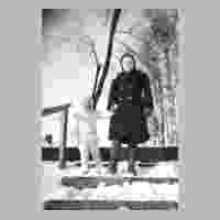 111-3336 Wehlau 1940 - Ruth Hylla, geb. Scheffler (rechts) auf der Schanze.JPG